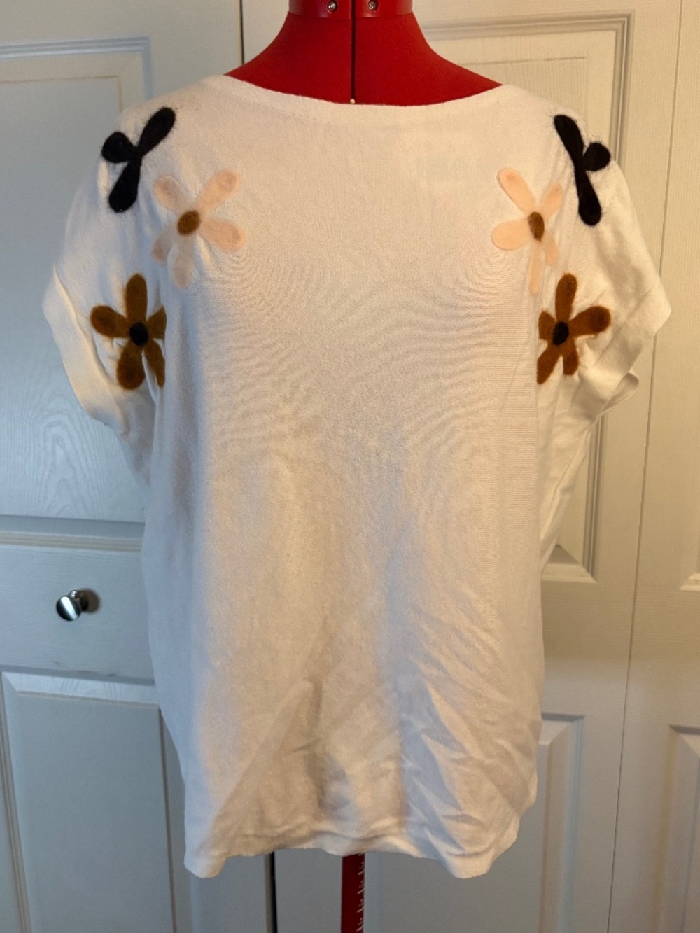 Aaeda Felted Flower Sleeveless Sweater L